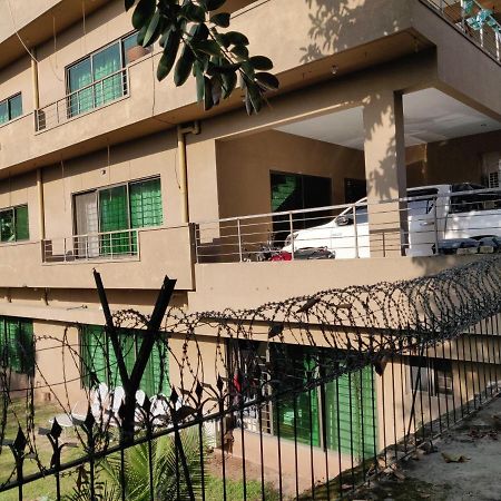 The Travelers Den Hotel Islamabad Zewnętrze zdjęcie