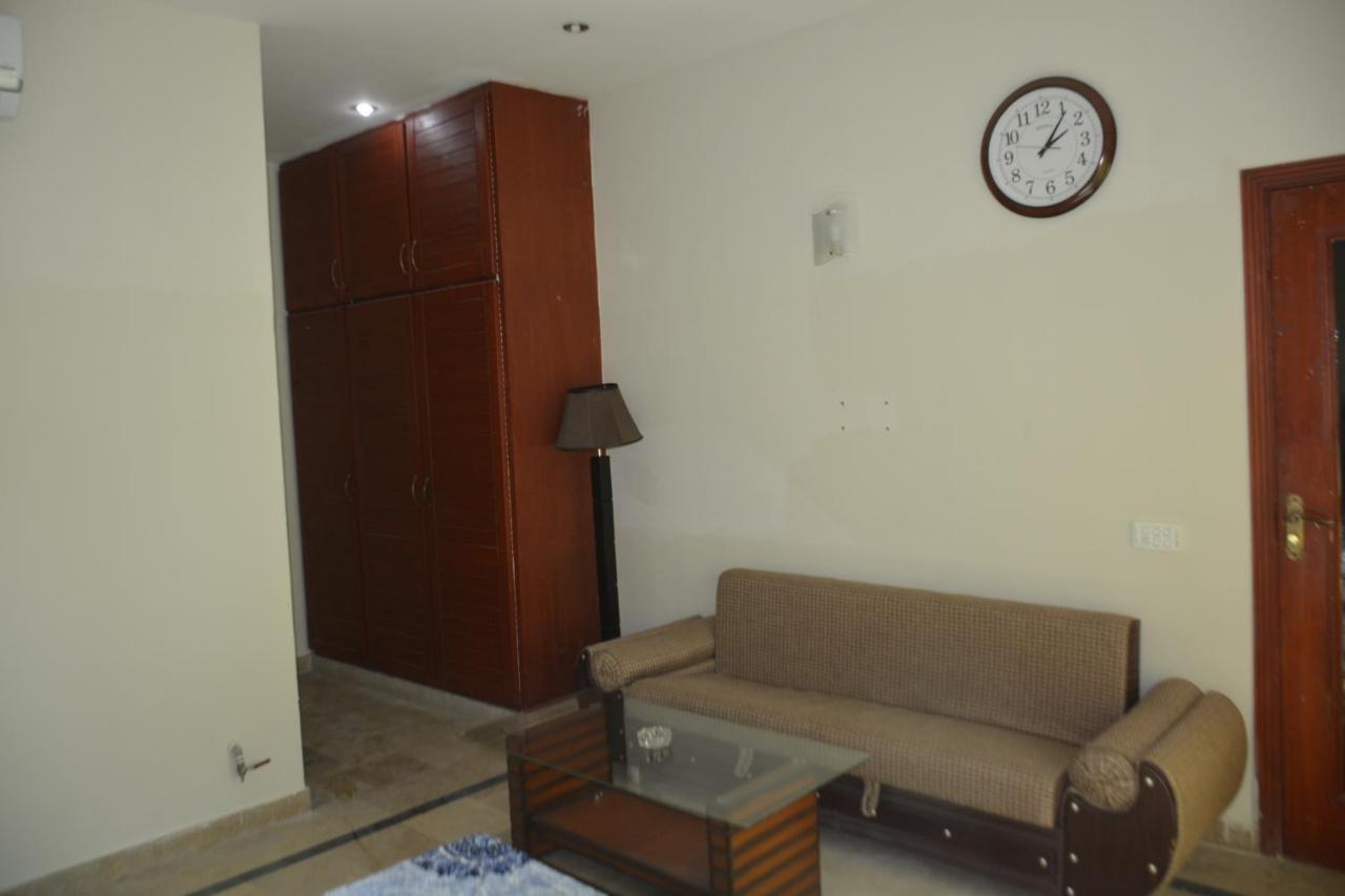 The Travelers Den Hotel Islamabad Zewnętrze zdjęcie
