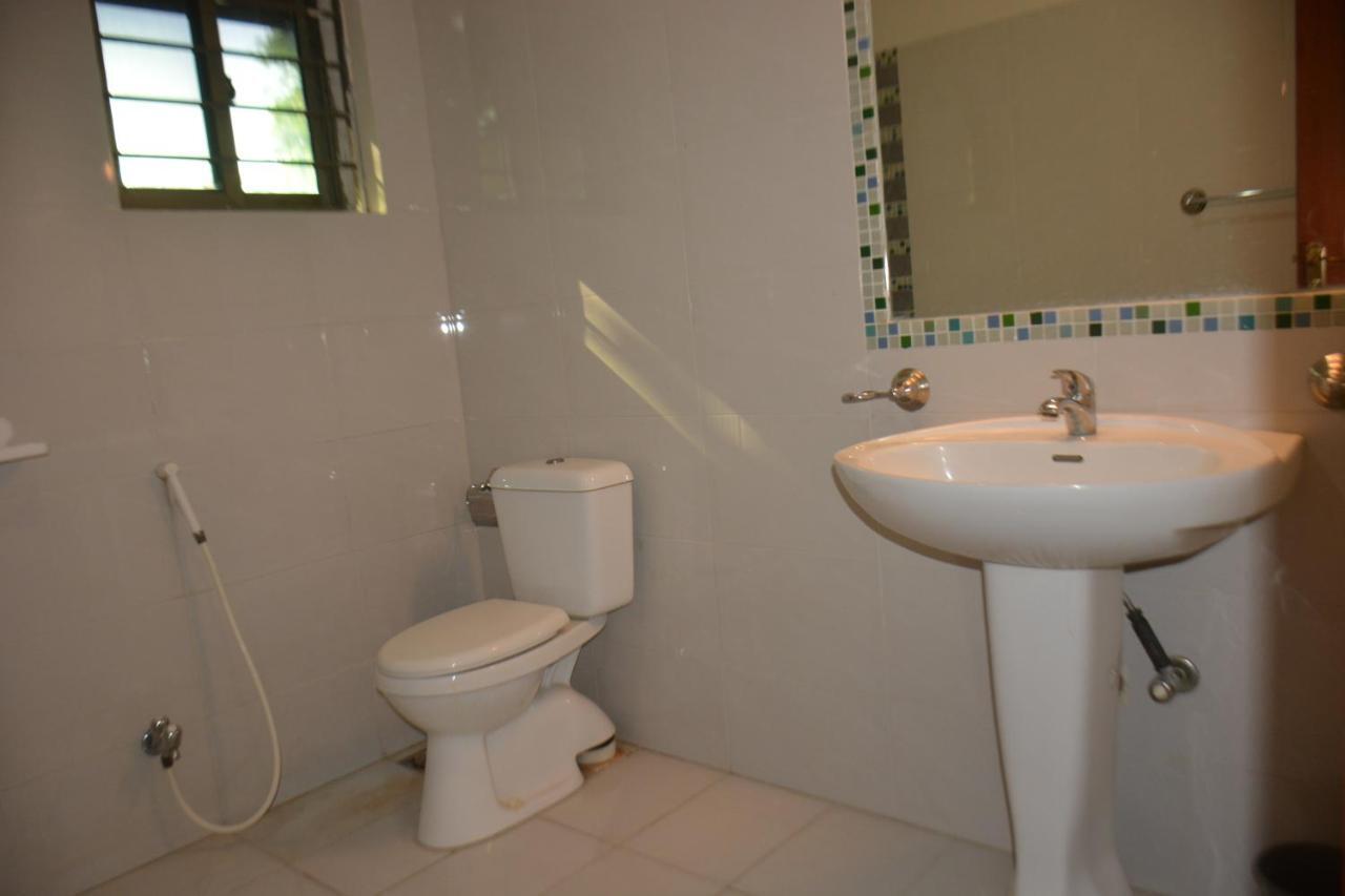 The Travelers Den Hotel Islamabad Zewnętrze zdjęcie