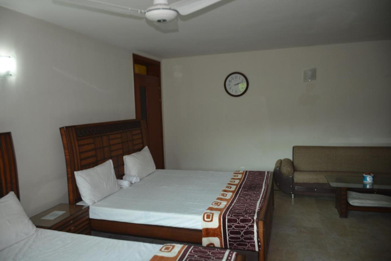 The Travelers Den Hotel Islamabad Zewnętrze zdjęcie