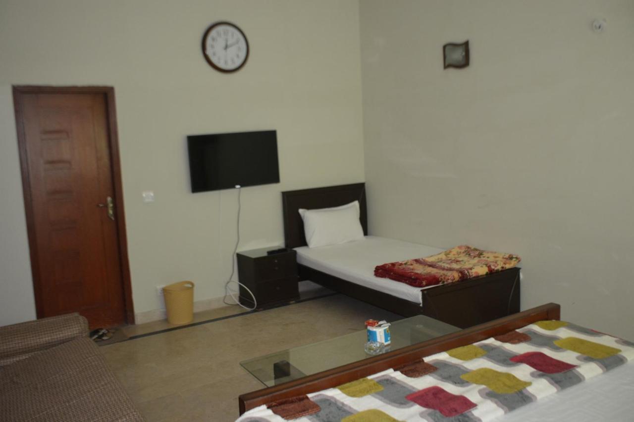 The Travelers Den Hotel Islamabad Zewnętrze zdjęcie
